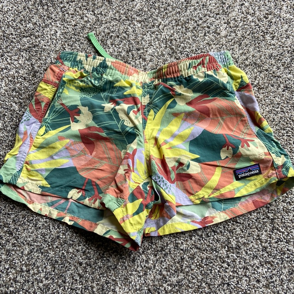 Patagonia Up-For-Anything Cotton Baggies “The Cotton Wild” print girls large